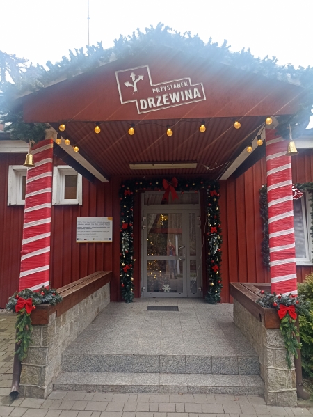 Wycieczka do przystanku Świętego Mikołaja w Drzewinie